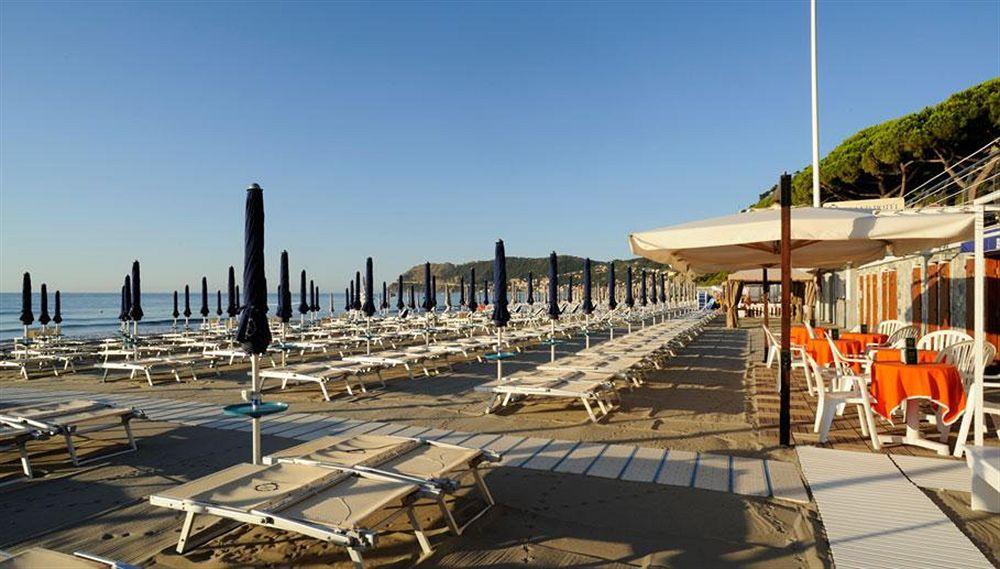 Grand Hotel Spiaggia Аласио Екстериор снимка