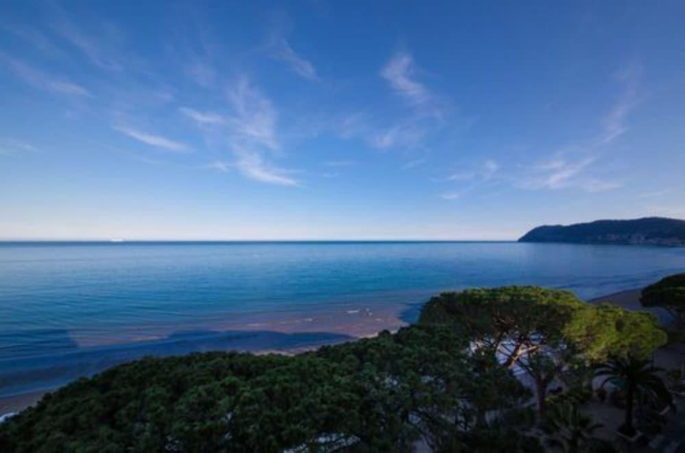 Grand Hotel Spiaggia Аласио Екстериор снимка