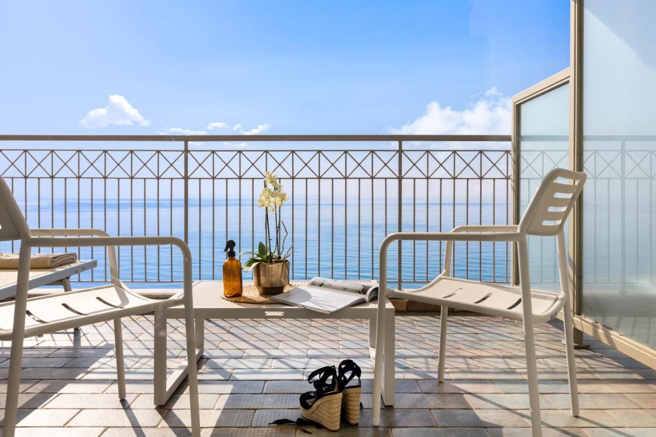 Grand Hotel Spiaggia Аласио Екстериор снимка