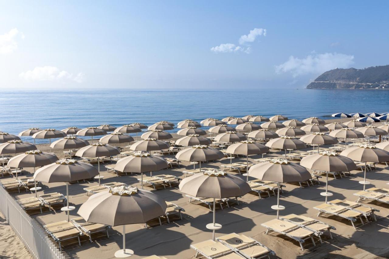 Grand Hotel Spiaggia Аласио Екстериор снимка