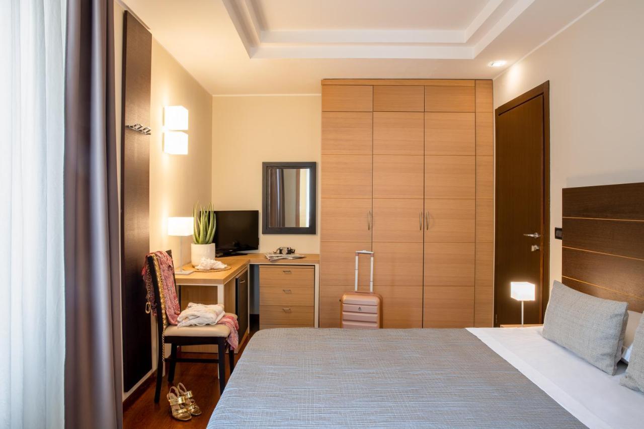 Grand Hotel Spiaggia Аласио Екстериор снимка