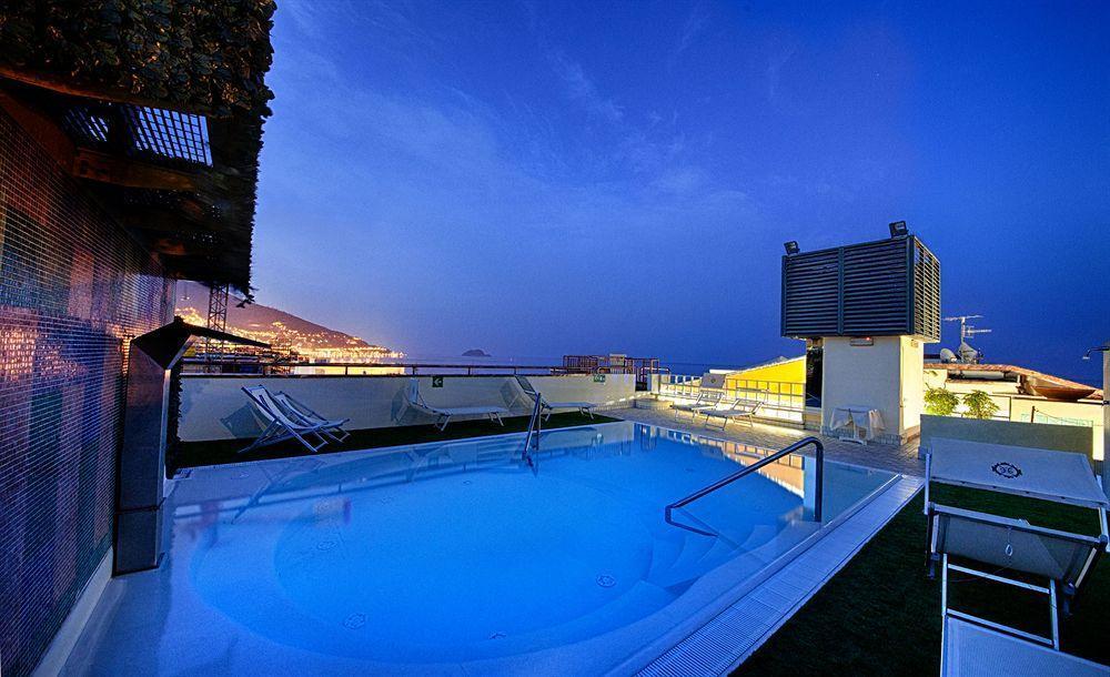 Grand Hotel Spiaggia Аласио Екстериор снимка