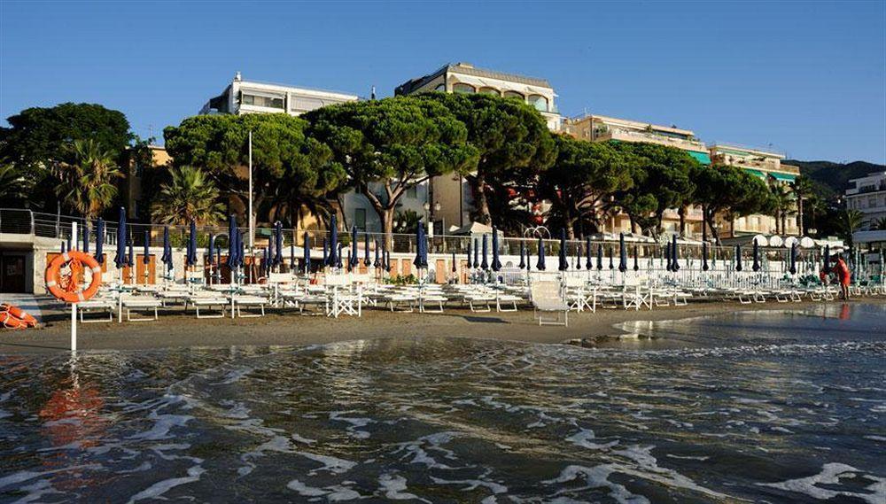 Grand Hotel Spiaggia Аласио Екстериор снимка